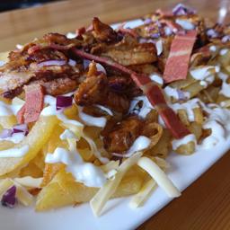 Pulled heura fries (V)