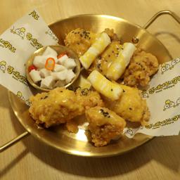 ALITAS O MUSLOS SIN HUESO CON SALSA MOSTAZA Y MIEL