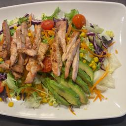 ENSALADA VEGETAL CON POLLO A LA BRASA.