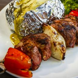 BROCHETA GIGANTE DE SOLOMILLO.