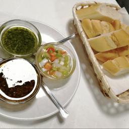 Pan y Salsas 