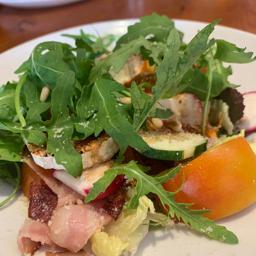 Ensalada de queso de cabra