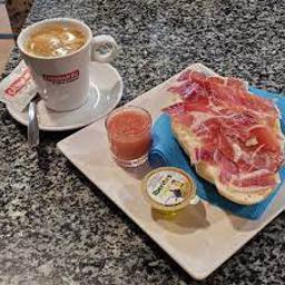 Tostada de jamón + café