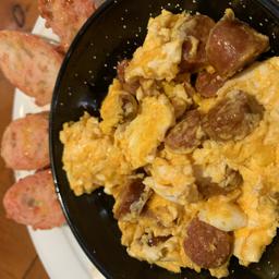 Huevos revueltos con chistorra 