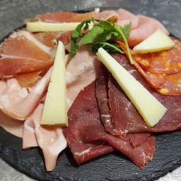 TABLA EMBUTIDOS Y QUESOS MIXTOS Y FOCACCIA X 2 PX