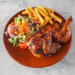 Medio Pollo con ensalada y patatas