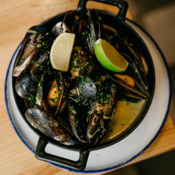 MEJILLONES AL VAPOR AL ESTILO BEN