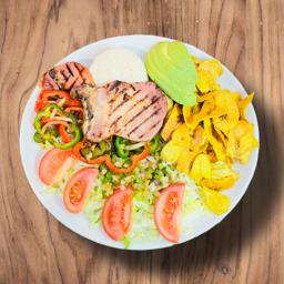 Chuletas con tajadas