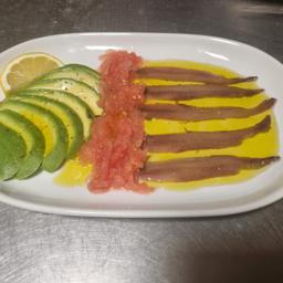 Aguacate con Anchoas