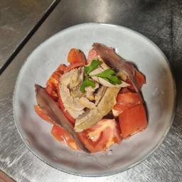 Tomate con ventresca  atún y Anchoas