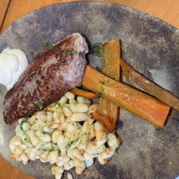 Butifarra de Pagés con all i oli. (Plato típico Cataluña).