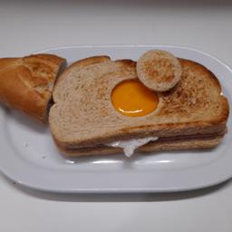 Sándwich mixto con huevo.