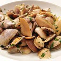 coquinas ala plancha con ajo y perejil 