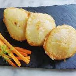 Tempura de “patatas de olot” con crema de gorgonzola