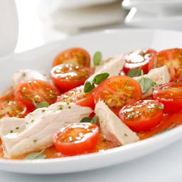 Ensalada de ventresca de atún con tomate