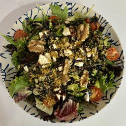 Ensalada de rulo de cabra