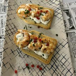 Tostas de langostino