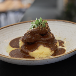 CARRILLERA CON MOLE POBLANO