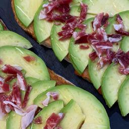 Alvocat amb pernil ibèric