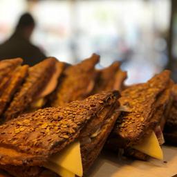 Triangle de pernil dolç i formatge