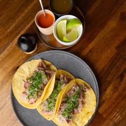 Tacos de barbacoa de cordero 