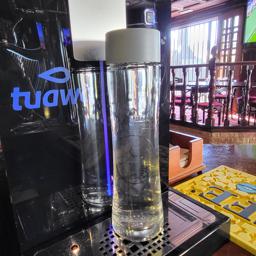 ■Agua mineral sin gas