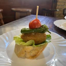 16.  Croqueta de bacalao