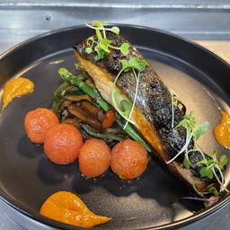 LOMO DE SALMON A LA PLANCHA 