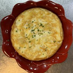 TORTILLA DE PATATAS BETANZO CON ACEITE DE TRUFA 