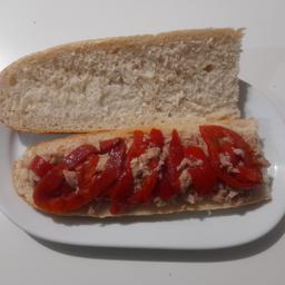 Bonito con pimientos.