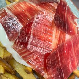 Huevos rotos con jamón 