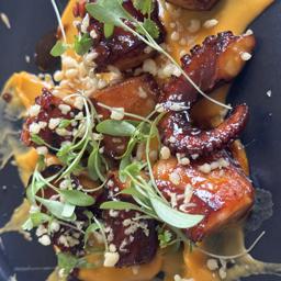 Pulpo, kimchi y boniato