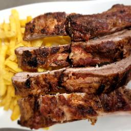 Churrasco de cerdo con patatas