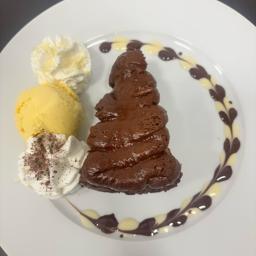 Brownie de pistacho con dulce de leche