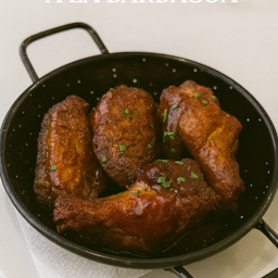 Alitas de pollo marinadas con salsa barbacoa